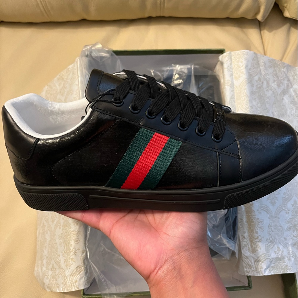 Gucci shoes size 8.5 (M) 10 (W) 🔥🔥